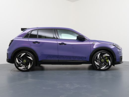 Abarth 600e Scorpionissima 54 kWh | Achteruitrijcamera | Apple Carplay/Android Auto|telefoonintegratie premiu... ActivLease financial lease