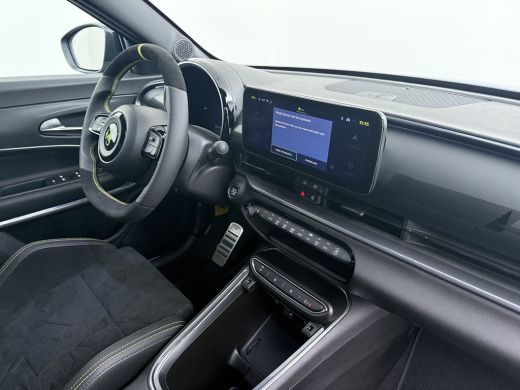 Abarth 600e Scorpionissima 54 kWh | Achteruitrijcamera | Apple Carplay/Android Auto|telefoonintegratie premiu... ActivLease financial lease