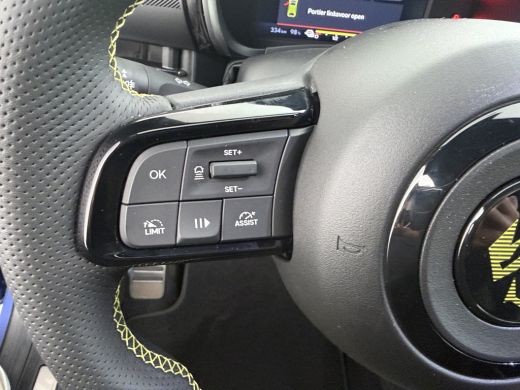 Abarth 600e Scorpionissima 54 kWh | Achteruitrijcamera | Apple Carplay/Android Auto|telefoonintegratie premiu... ActivLease financial lease