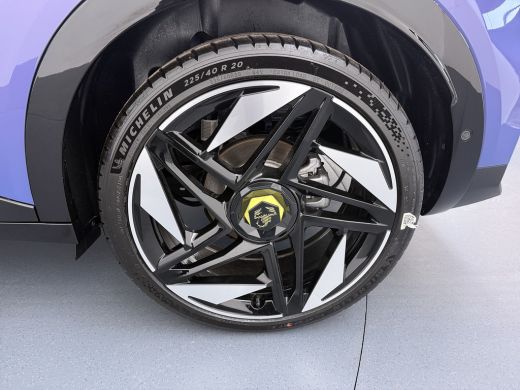 Abarth 600e Scorpionissima 54 kWh | Achteruitrijcamera | Apple Carplay/Android Auto|telefoonintegratie premiu... ActivLease financial lease