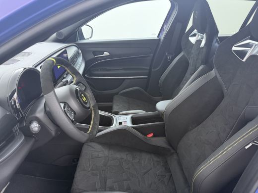 Abarth 600e Scorpionissima 54 kWh | Achteruitrijcamera | Apple Carplay/Android Auto|telefoonintegratie premiu... ActivLease financial lease