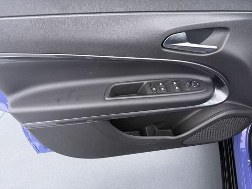 Abarth 600e Scorpionissima 54 kWh | Achteruitrijcamera | Apple Carplay/Android Auto|telefoonintegratie premiu... ActivLease financial lease