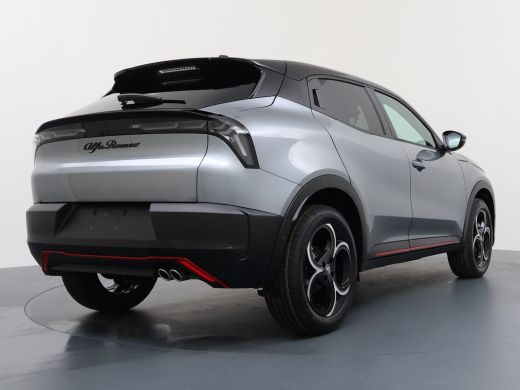 Alfa Romeo Junior 1.2 Turbo Hybrid Ibrida Speciale | Achterbank in delen neerklapbaar | Achteruitrijcamera | Airco ... ActivLease financial lease