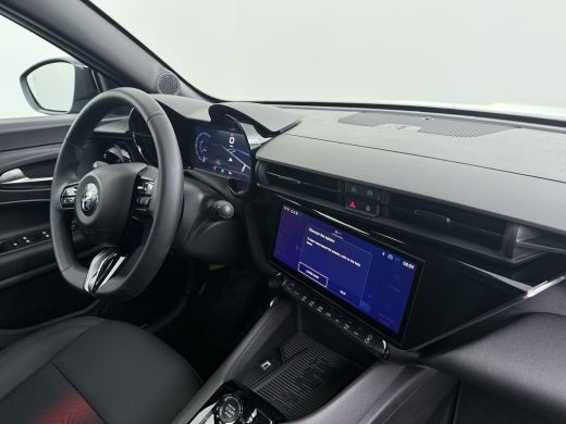 Alfa Romeo Junior 1.2 Turbo Hybrid Ibrida Speciale | Achterbank in delen neerklapbaar | Achteruitrijcamera | Airco ... ActivLease financial lease