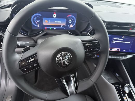 Alfa Romeo Junior 1.2 Turbo Hybrid Ibrida Speciale | Achterbank in delen neerklapbaar | Achteruitrijcamera | Airco ... ActivLease financial lease