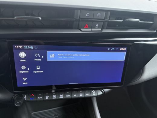 Alfa Romeo Junior 1.2 Turbo Hybrid Ibrida Speciale | Achterbank in delen neerklapbaar | Achteruitrijcamera | Airco ... ActivLease financial lease