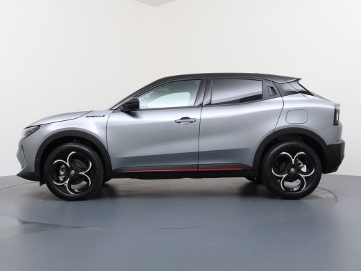 Alfa Romeo Junior 1.2 Turbo Hybrid Ibrida Speciale | Achterbank in delen neerklapbaar | Achteruitrijcamera | Airco ... ActivLease financial lease