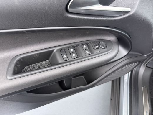 Alfa Romeo Junior 1.2 Turbo Hybrid Ibrida Speciale | Achterbank in delen neerklapbaar | Achteruitrijcamera | Airco ... ActivLease financial lease