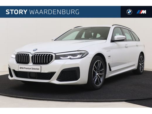 BMW 5 Serie Touring 530e xDrive High Executive M Sport Automaat / Sportstoelen / Trekhaak / Achteruitrijcamer...
