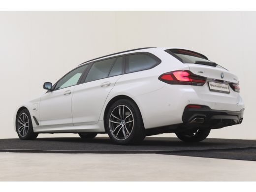 BMW 5 Serie Touring 530e xDrive High Executive M Sport Automaat / Sportstoelen / Trekhaak / Achteruitrijcamer... ActivLease financial lease