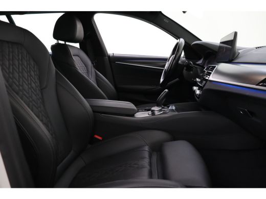 BMW 5 Serie Touring 530e xDrive High Executive M Sport Automaat / Sportstoelen / Trekhaak / Achteruitrijcamer... ActivLease financial lease