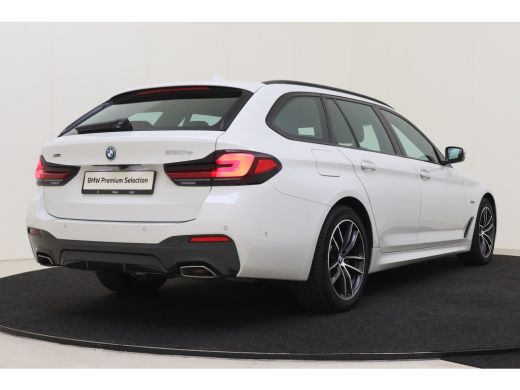 BMW 5 Serie Touring 530e xDrive High Executive M Sport Automaat / Sportstoelen / Trekhaak / Achteruitrijcamer... ActivLease financial lease