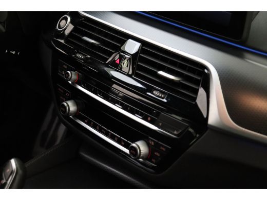 BMW 5 Serie Touring 530e xDrive High Executive M Sport Automaat / Sportstoelen / Trekhaak / Achteruitrijcamer... ActivLease financial lease