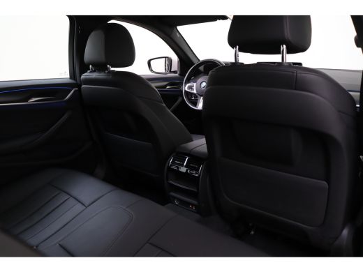 BMW 5 Serie Touring 530e xDrive High Executive M Sport Automaat / Sportstoelen / Trekhaak / Achteruitrijcamer... ActivLease financial lease