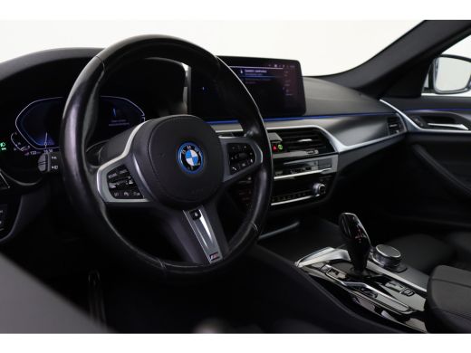 BMW 5 Serie Touring 530e xDrive High Executive M Sport Automaat / Sportstoelen / Trekhaak / Achteruitrijcamer... ActivLease financial lease