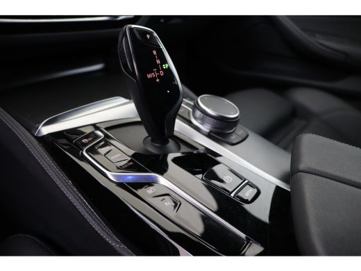 BMW 5 Serie Touring 530e xDrive High Executive M Sport Automaat / Sportstoelen / Trekhaak / Achteruitrijcamer... ActivLease financial lease