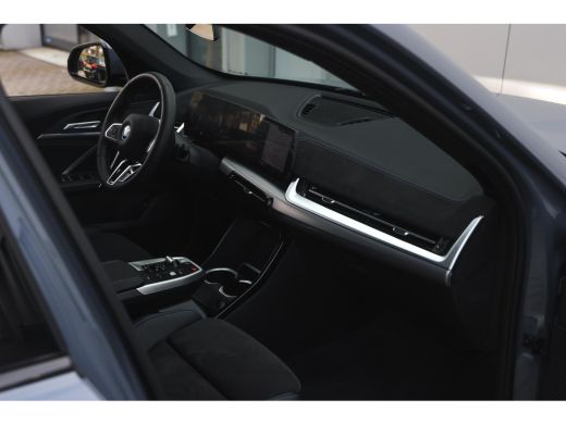BMW X1 xDrive25e M Sport Automaat / Panoramadak / Trekhaak / Sportstoelen / M Adaptief onderstel / Comfo... ActivLease financial lease