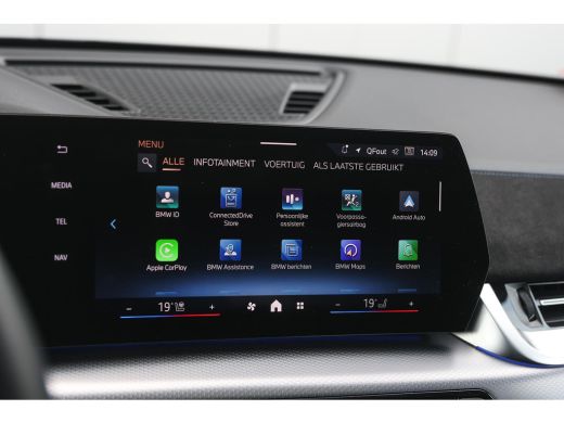 BMW X1 xDrive25e M Sport Automaat / Panoramadak / Trekhaak / Sportstoelen / M Adaptief onderstel / Comfo... ActivLease financial lease