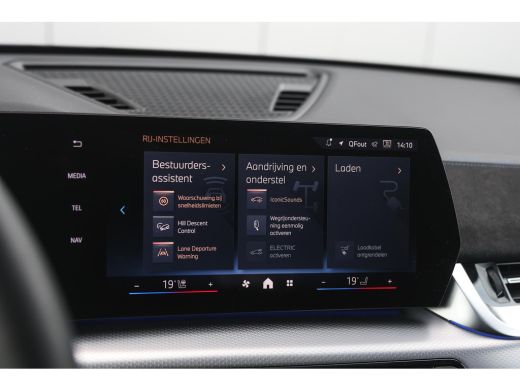 BMW X1 xDrive25e M Sport Automaat / Panoramadak / Trekhaak / Sportstoelen / M Adaptief onderstel / Comfo... ActivLease financial lease