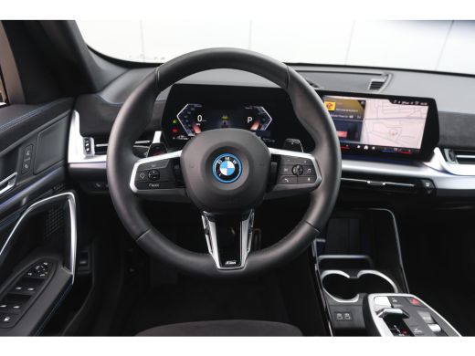 BMW X1 xDrive25e M Sport Automaat / Panoramadak / Trekhaak / Sportstoelen / M Adaptief onderstel / Comfo... ActivLease financial lease