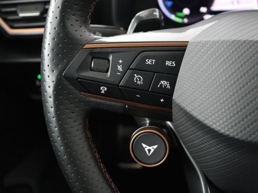 CUPRA Formentor 1.4 eHybrid VZ | 245pk | Adaptive cruise | Stuurverwarming | Carplay | Sfeerverlichting | Camera ... ActivLease financial lease