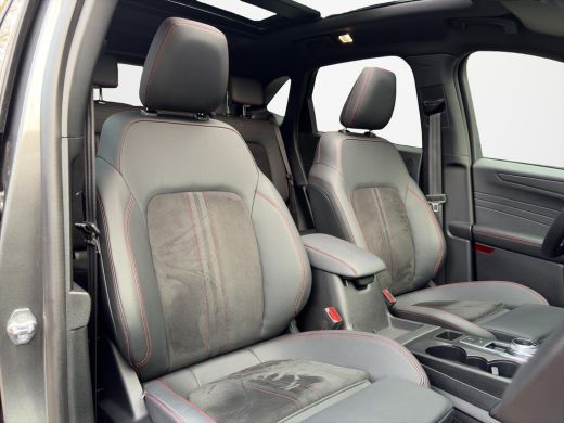 Ford Kuga 2.5 PHEV ST-Line X 243pk | Technology-, Winter Pack | Pano | Wegkl. Trekhaak | 18" All Season | ActivLease financial lease