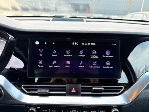 Kia e-Niro Aut. DynamicLine 64 kWh 3-Phase | Navi | Camera | Stoel Verwarming | ActivLease financial lease
