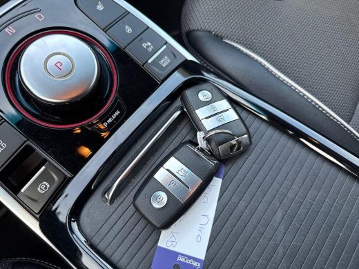 Kia e-Niro Aut. DynamicLine 64 kWh 3-Phase | Navi | Camera | Stoel Verwarming | ActivLease financial lease
