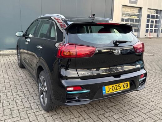 Kia e-Niro Aut. DynamicLine 64 kWh 3-Phase | Navi | Camera | Stoel Verwarming | ActivLease financial lease