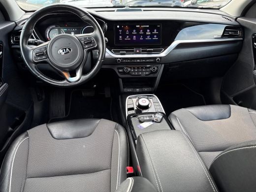 Kia e-Niro Aut. DynamicLine 64 kWh 3-Phase | Navi | Camera | Stoel Verwarming | ActivLease financial lease