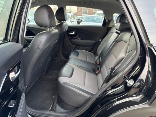 Kia e-Niro Aut. DynamicLine 64 kWh 3-Phase | Navi | Camera | Stoel Verwarming | ActivLease financial lease