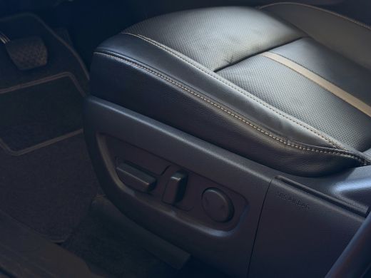 Mazda CX-60 2.5 e-SkyActiv PHEV HOMURA ELEK.STOEL PANO SCHUIFDAK STOEL/STUUR.VERW/VENTILATIE HEADUP AWD 4X4 4... ActivLease financial lease