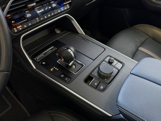 Mazda CX-60 2.5 e-SkyActiv PHEV HOMURA ELEK.STOEL PANO SCHUIFDAK STOEL/STUUR.VERW/VENTILATIE HEADUP AWD 4X4 4... ActivLease financial lease