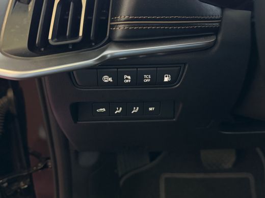 Mazda CX-60 2.5 e-SkyActiv PHEV HOMURA ELEK.STOEL PANO SCHUIFDAK STOEL/STUUR.VERW/VENTILATIE HEADUP AWD 4X4 4... ActivLease financial lease