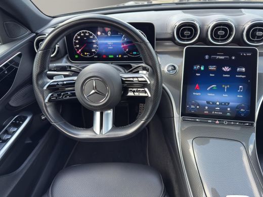 Mercedes-Benz C-Klasse 180 AMG Line | 19"| Panoramadak | Camera | Keyless | Led | Sfeer | ActivLease financial lease