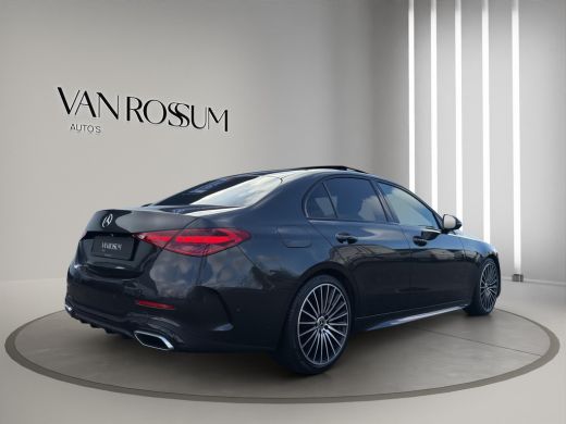 Mercedes-Benz C-Klasse 180 AMG Line | 19"| Panoramadak | Camera | Keyless | Led | Sfeer | ActivLease financial lease
