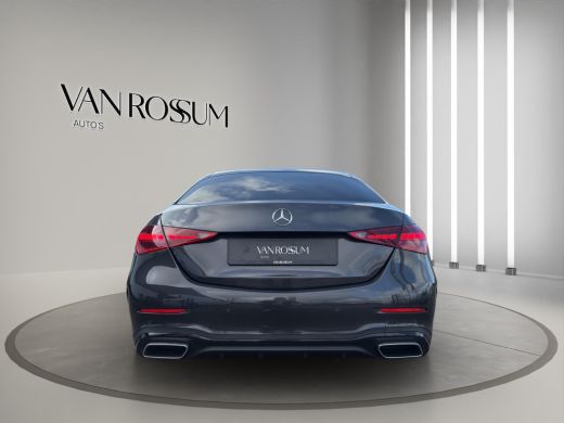 Mercedes-Benz C-Klasse 180 AMG Line | 19"| Panoramadak | Camera | Keyless | Led | Sfeer | ActivLease financial lease