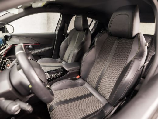 Peugeot 208 1.2 PureTech GT-Line Sport (VIRTUAL COCKPIT, ZWART DAK, APPLE CARPLAY, 360 CAMERA, KEYLESS, SFEER... ActivLease financial lease