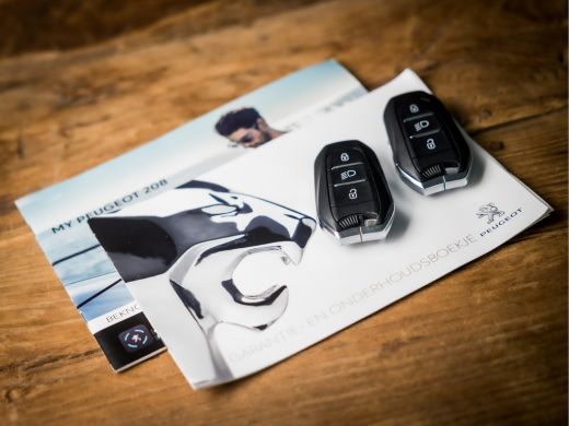 Peugeot 208 1.2 PureTech GT-Line Sport (VIRTUAL COCKPIT, ZWART DAK, APPLE CARPLAY, 360 CAMERA, KEYLESS, SFEER... ActivLease financial lease