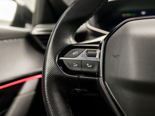 Peugeot 208 1.2 PureTech GT-Line Sport (VIRTUAL COCKPIT, ZWART DAK, APPLE CARPLAY, 360 CAMERA, KEYLESS, SFEER... ActivLease financial lease