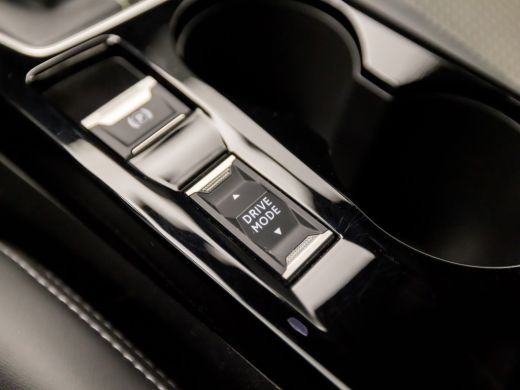 Peugeot 208 1.2 PureTech GT-Line Sport (VIRTUAL COCKPIT, ZWART DAK, APPLE CARPLAY, 360 CAMERA, KEYLESS, SFEER... ActivLease financial lease