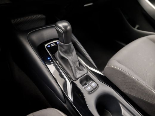 Toyota Corolla Touring Sports 1.8 Hybrid Sport Automaat (APPLE CARPLAY, CAMERA, TREKHAAK, SPORTSTOELEN, KEYLESS, ADAPTIVE CRUIS... ActivLease financial lease