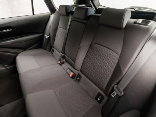 Toyota Corolla Touring Sports 1.8 Hybrid Sport Automaat (APPLE CARPLAY, CAMERA, TREKHAAK, SPORTSTOELEN, KEYLESS, ADAPTIVE CRUIS... ActivLease financial lease