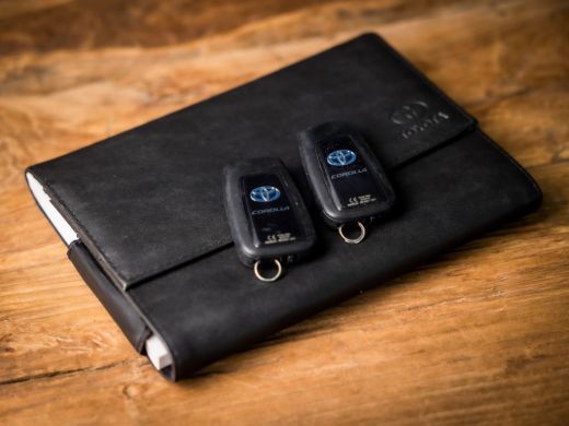 Toyota Corolla Touring Sports 1.8 Hybrid Sport Automaat (APPLE CARPLAY, CAMERA, TREKHAAK, SPORTSTOELEN, KEYLESS, ADAPTIVE CRUIS... ActivLease financial lease