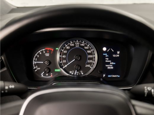 Toyota Corolla Touring Sports 1.8 Hybrid Sport Automaat (APPLE CARPLAY, CAMERA, TREKHAAK, SPORTSTOELEN, KEYLESS, ADAPTIVE CRUIS... ActivLease financial lease