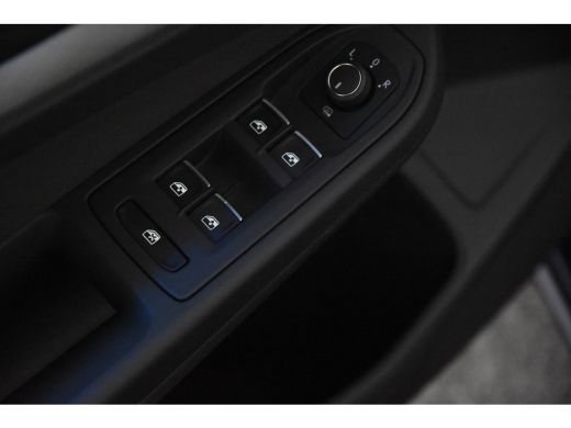 Volkswagen Golf 1.5 eTSI Life *1ste Eigenaar*Navigatie*Ambiente*Camera* ActivLease financial lease