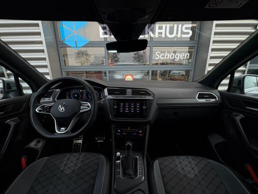 Volkswagen Tiguan Allspace 1.5 TSI 150 pk R-Line Business 7pers. 7-DSG | Wegklapbare trekhaak | Achteruitrijcamera | Cruise ... ActivLease financial lease