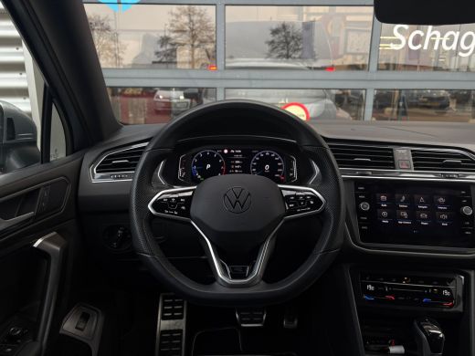 Volkswagen Tiguan Allspace 1.5 TSI 150 pk R-Line Business 7pers. 7-DSG | Wegklapbare trekhaak | Achteruitrijcamera | Cruise ... ActivLease financial lease