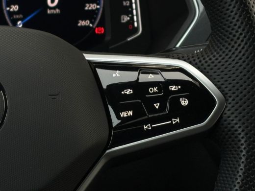 Volkswagen Tiguan Allspace 1.5 TSI 150 pk R-Line Business 7pers. 7-DSG | Wegklapbare trekhaak | Achteruitrijcamera | Cruise ... ActivLease financial lease