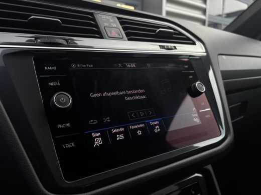 Volkswagen Tiguan Allspace 1.5 TSI 150 pk R-Line Business 7pers. 7-DSG | Wegklapbare trekhaak | Achteruitrijcamera | Cruise ... ActivLease financial lease